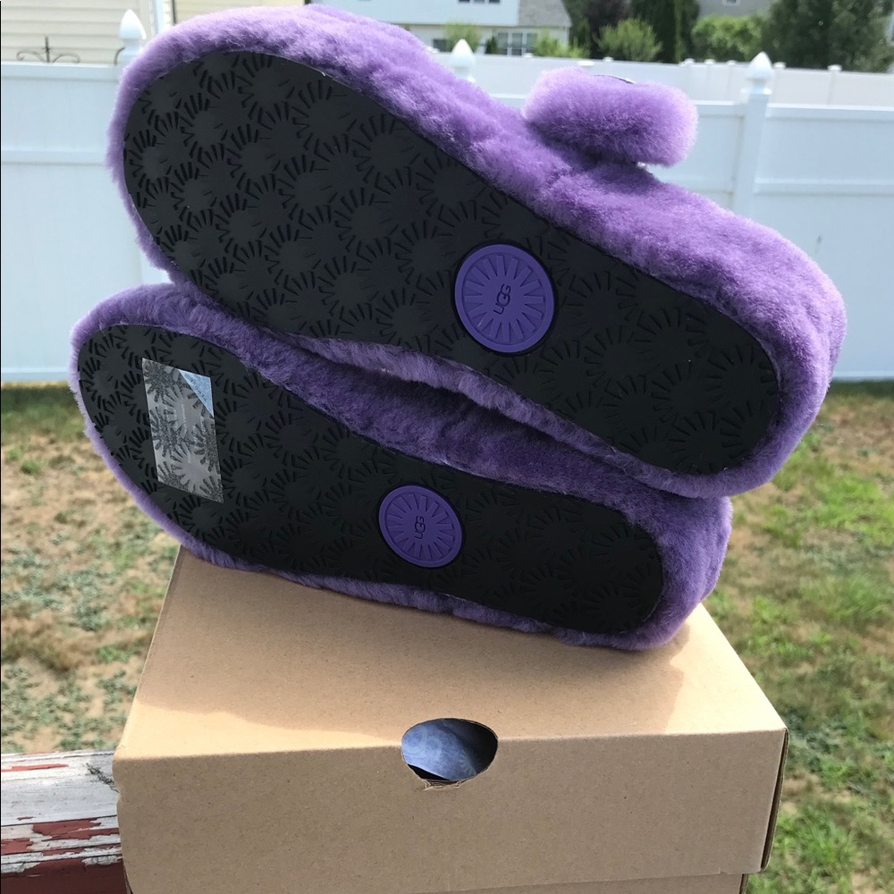 UGG Fuzz Yeah Slippers - Picture 7 of 11